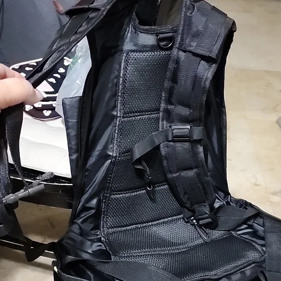 Black and Green Men's Backpack Used Great Conditions - Picture 8 of 12